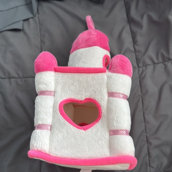 Unipak Plush Unicorn Castle with Five (5) Stuffed Animal Unicorns. Like new! - Picture 6 of 7